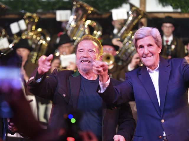 Arnold Schwarzenegger und John Kerry