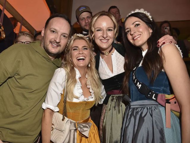 Felix Moese, Jennifer Knaeble, Maria Hauser und Johanna Klum