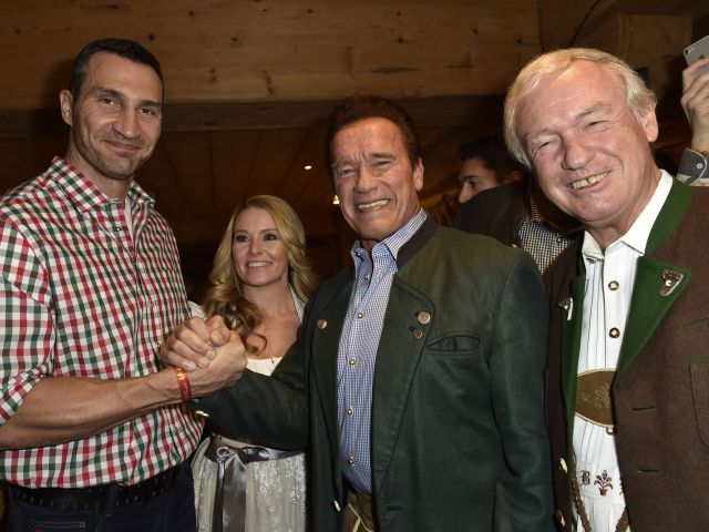 v.l. Wladimir Klitschko, Heather Milligan, Arnold Schwarzenegger, Balthasar Hauser